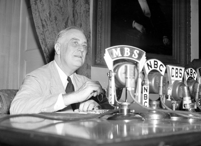 Kiến trúc và nội thất bên trong Nhà Trắng đã được tân trang lại lần đầu tiên dưới thời Tổng thống Franklin Delano Roosevelt sau khi một vụ cháy xảy ra vào lễ Giáng sinh năm 1929.