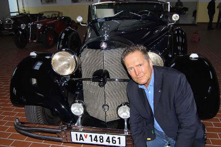 Chiếc Mercedes-Benz 770K được sản xuất trong khoảng từ năm 1930 đến 1943. Chiếc xe này từng được Hitler sử dụng trong các sự kiện chính trị quan trọng. Xe có giá từ 10 triệu đến 15 triệu USD.