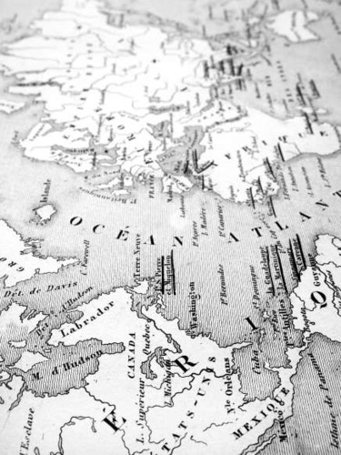 Sargasso nằm ở Đại Tây Dương là biển duy nhất không có bờ trên thế giới và là địa danh gắn với con tàu ma Mary Celeste cùng với sự biến mất của thủy thủ đoàn trên đó