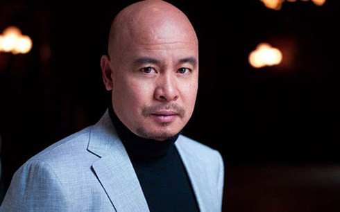 "Vua cafe Việt" Đặng Lê Nguyên Vũ và cuộc ly hôn nghìn tỷ Cuộc ly hôn giữa vợ chồng đại gia Đặng Lê Nguyên Vũ và bà Lê Hoàng Diệp Thảo gây ồn ào bởi sự tranh giành pháp lý, quyền lực kéo dài suốt 3 năm qua. Đến nay, cuộc ly hôn của vợ chồng “vua cà phê” Việt vẫn chưa có hồi kết, thậm chí còn gây tranh cãi lớn trong dư luận khi bà Thảo lên tiếng kể lại quá trình chung sống, gắn bó với chồng cũng như những mâu thuẫn phát sinh với "vua cà phê Việt". Ảnh: Infonet.