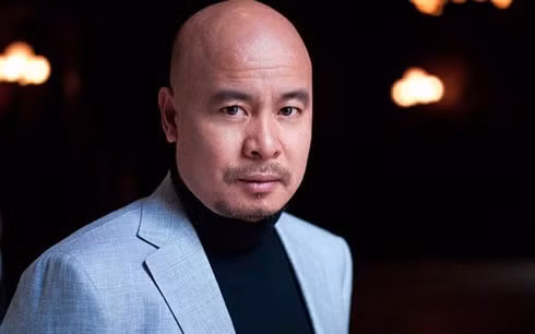 "Vua cafe Việt" Đặng Lê Nguyên Vũ và cuộc ly hôn nghìn tỷ Cuộc ly hôn giữa vợ chồng đại gia Đặng Lê Nguyên Vũ và bà Lê Hoàng Diệp Thảo gây ồn ào bởi sự tranh giành pháp lý, quyền lực kéo dài suốt 3 năm qua. Đến nay, cuộc ly hôn của vợ chồng “vua cà phê” Việt vẫn chưa có hồi kết, thậm chí còn gây tranh cãi lớn trong dư luận khi bà Thảo lên tiếng kể lại quá trình chung sống, gắn bó với chồng cũng như những mâu thuẫn phát sinh với "vua cà phê Việt". Ảnh: Infonet.