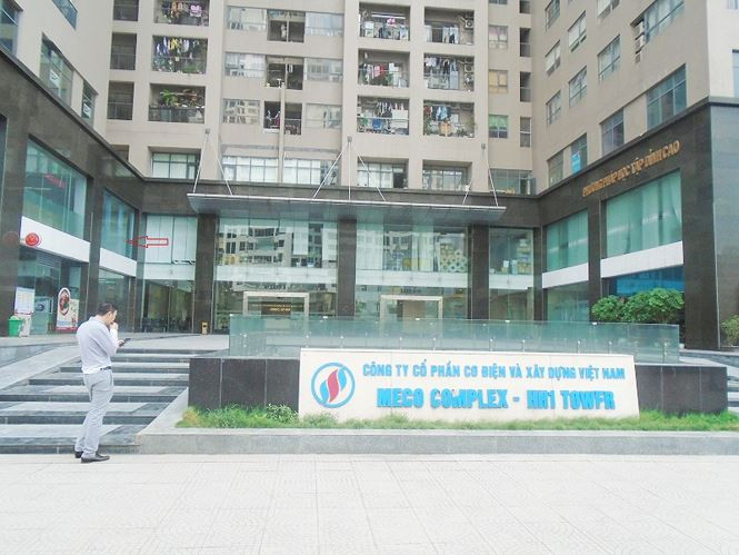 Tháp B văn phòng thuộc tòa nhà hỗn hợp HH1 ngõ 102 Trường Chinh (quận Đống Đa) của Công ty CP Cơ điện và Xây dựng Việt Nam là 1 trong 17 chung cư cao tầng không có khả năng khắc phục, buộc phải đề nghị giảm bớt, hạ tiêu chuẩn PCCC. Ảnh: TPO.