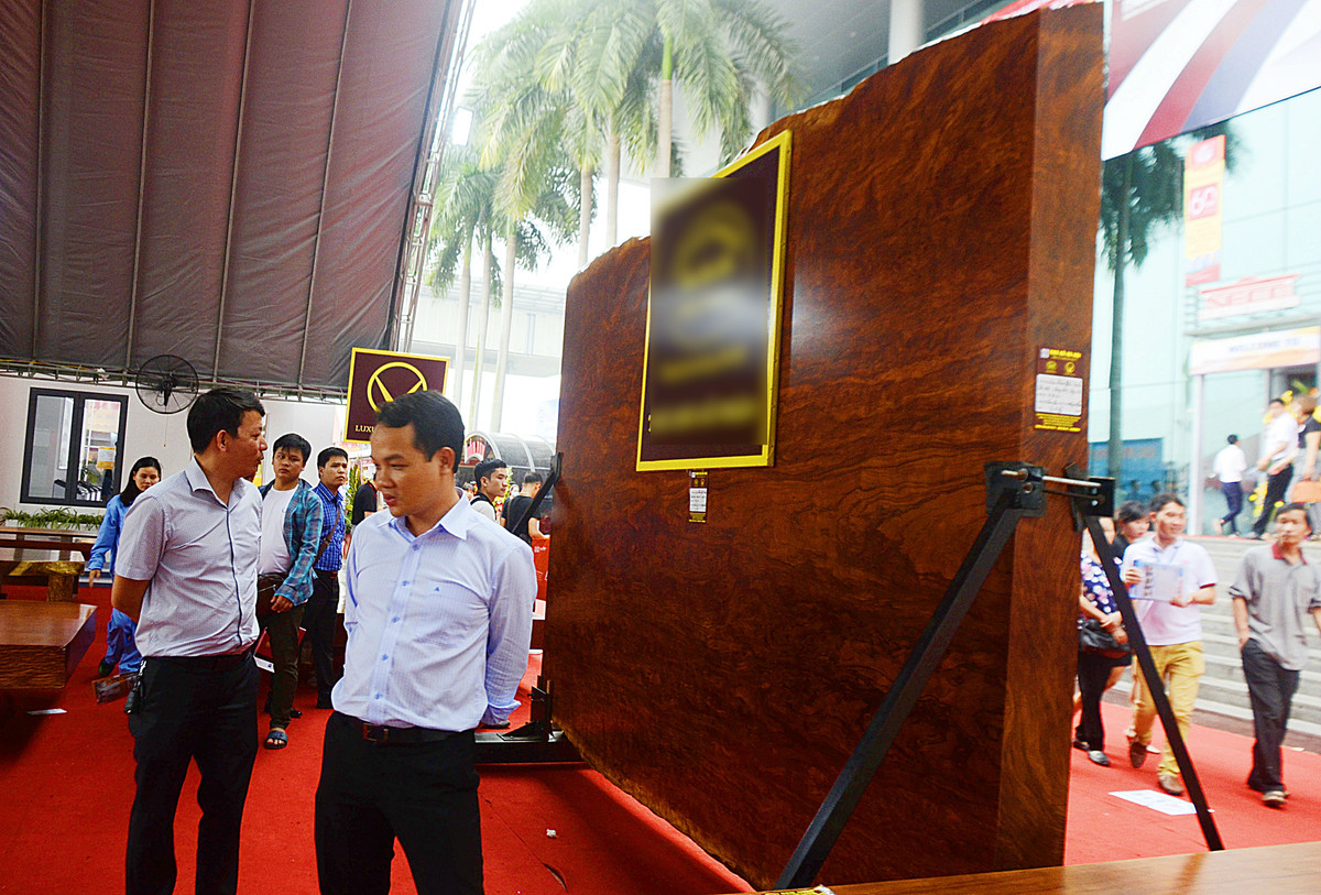 "Siêu phản Thế Giới" gây chú ý với nhiều khách hàng.