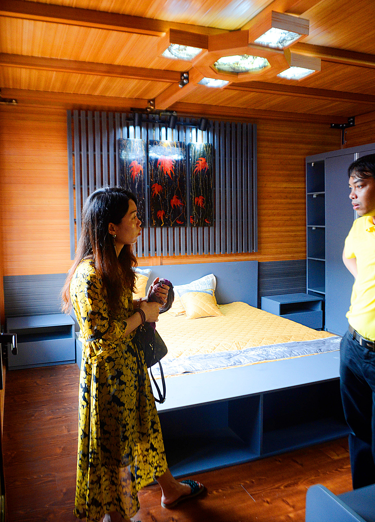 Và để dựng một ngôi nhà nhựa này mất thời gian khoảng 5 – 8 ngày với 20 công nhân.