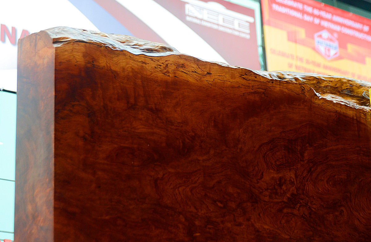 Tấm phản gỗ đặc biệt được nhập từ nước ngoài.