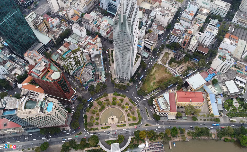 Khu đất vàng 2-4-6 Hai Bà Trưng (quận 1, TP.HCM) có vị trí đắc địa với 4 mặt tiền đường Hai Bà Trưng, Thi Sách, Công trường Mê Linh, Đông Du, tổng diện tích khoảng 6.000 m2.