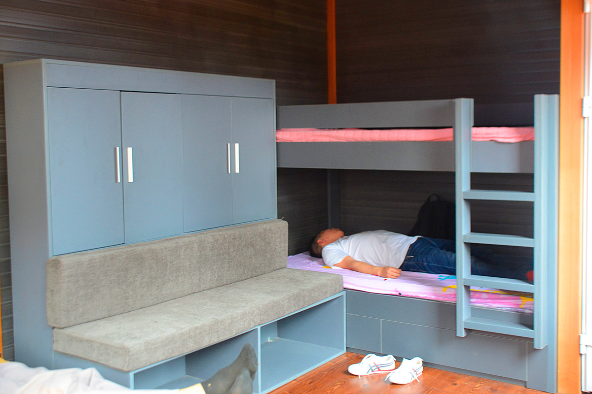 Chất liệu để tạo thành ngôi nhà dựa trên nền tảng nhựa PVC, loại nhựa được Việt Nam sử dụng nhiều trong ngành nhựa, ngành vật tư...