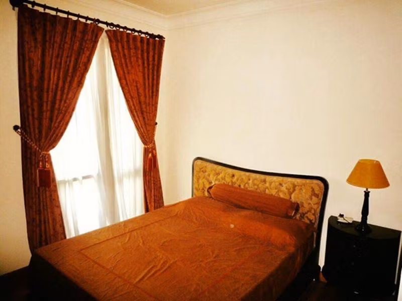 Toàn bộ căn nhà được bao phủ lên gam màu vàng và nâu. Hai gam màu này giúp căn hộ trở nên ấm cúng, hiện đại mà không mất đi sự sang trọng.