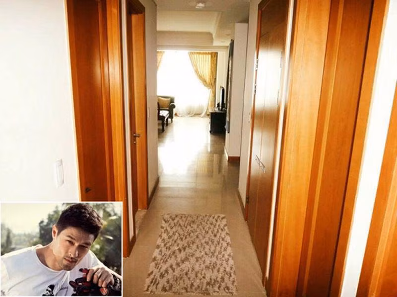 Trước đó, anh sống cùng vợ và hai con trong căn hộ thuộc 1 chung cư cao cấp tại TP. HCM. Tuy nhiên, sau khi ly dị, anh để lại nhà và một nửa tài sản cho vợ cũ còn mình thì mua một căn hộ chung cư khác.