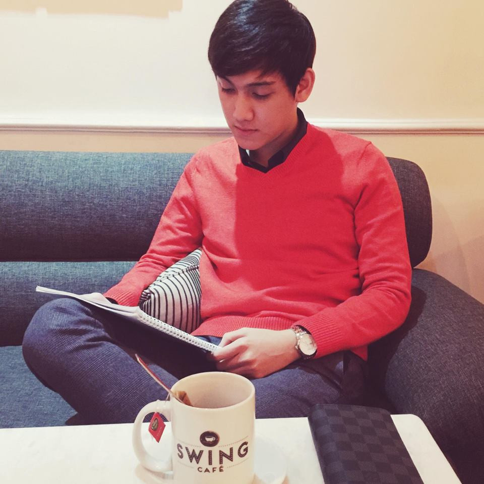 Được biết, Duy Vũ từng theo học Chương trình Liên kết giữa Học viện Ngoại Giao và Đại học Victoria Wellington, New Zealand.