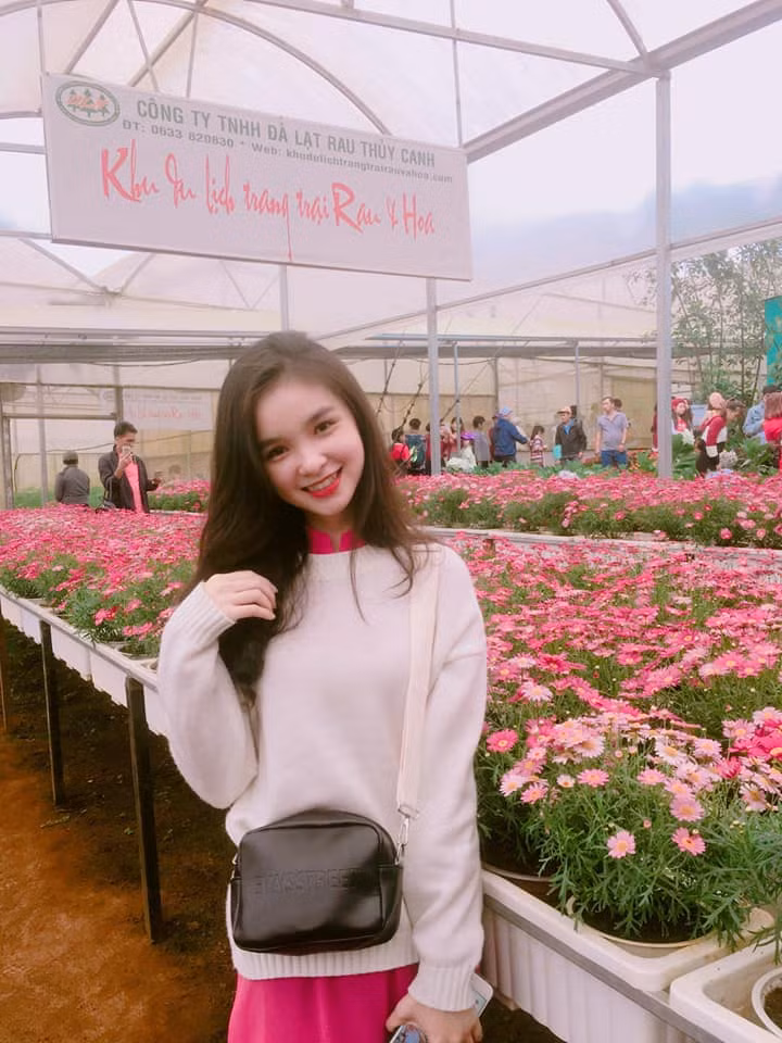 Bên cạnh những phản ứng tích cực của mọi người, Hồng Đoan cho hay cô cũng có đôi chút lo lắng khi các trang mạng sử dụng hình ảnh của mình không xin phép, kèm theo đó là không ít bình luận khiêm nhã, không đúng sự thật.