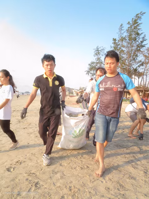 Nhung nguoi tre don rac, song xanh: Ho noi toi qua 