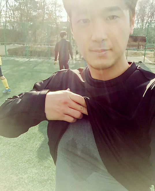 Về sự nghiệp huấn luyện, vị trợ lý này từng làm HLV thể lực cho U15 Suwon Samsung (Hàn Quốc) và gần đây nhất là CLB Yanbian FC (Trung Quốc).