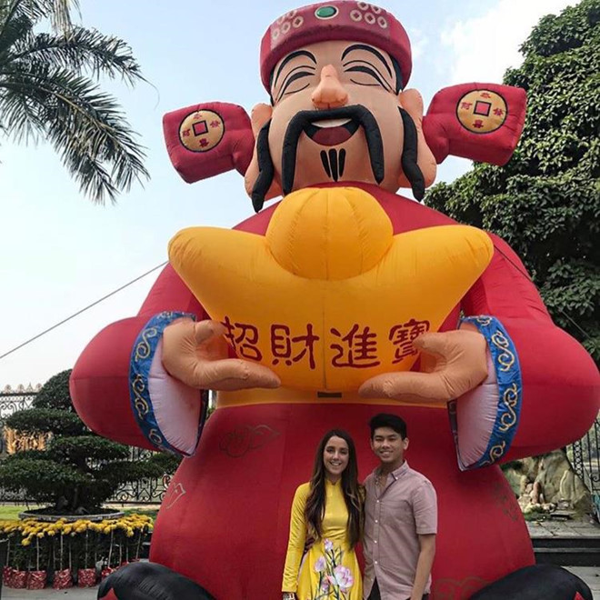 Hiện tại, Hiếu Nguyễn hẹn hò cùng cô bạn người Italy - Nicole Teixeira (nickname Nikkita). Đôi trẻ đã quen nhau được hơn một năm.