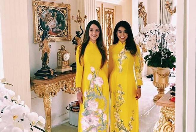 Nikkita và Thảo Tiên có mối quan hệ khá thân thiết. Cả hai đang theo học cùng một trường đại học ở London, Anh. Bức ảnh này được ghi lại trong dịp Tết 2019 khi Nikkita tới thăm Việt Nam.