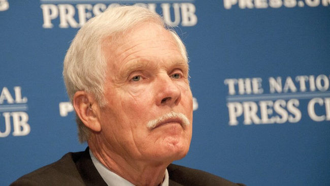 Ted Turner. Ted Turner là một trong những ông trùm truyền thông hàng đầu thế giới với 2 tỷ USD trong sự nghiệp. “Vào thời điểm tôi qua đời, hầu như toàn bộ tài sản của tôi sẽ được dùng để làm từ thiện và tạo ra một nơi tốt đẹp cho thế hệ sau”, ông Turn Turner đã viết trong lá thư Giving Pledge của mình.