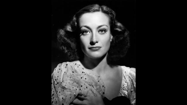 Joan Crawford. Joan Crawford có tài sản ròng trị giá 8 triệu USD khi bà qua đời, nhưng bà chỉ để lại tài sản cho 2 trong số 4 cô con gái, Cindy và Cathy. Do đó, người con gái còn lại, Christina, đã phát hành một cuốn sách kể về người mẹ để cáo buộc bà ngược đãi của mình.