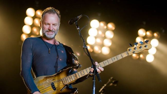Sting. Nhạc sĩ người Anh Sting, người có tài sản ròng trị giá 300 triệu USD (khoảng 7.000 tỷ đồng), nói rằng ông không để lại bất kỳ khoản tiền nào cho 6 đứa con của mình. Trong một cuộc phỏng vấn với Daily Mail, nhạc sĩ cho biết ông dự định sẽ tiêu hết phần lớn khối tài sản của mình.