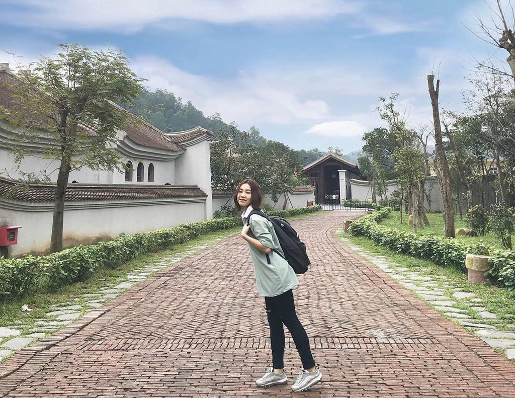 Chua Ba Vang va 4 ngoi chua len hinh dep cho du khach den Quang Ninh