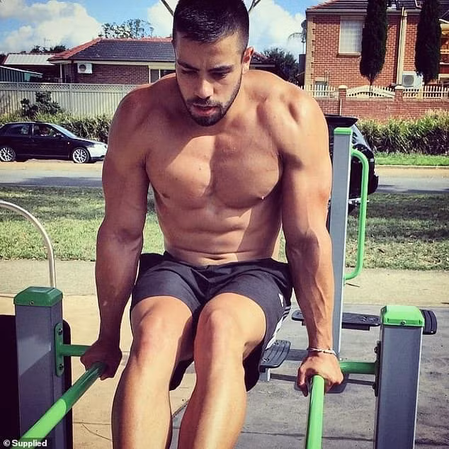 Nhìn vào thu nhập hiện tại gần 2 tỷ đồng mỗi tháng của Matthew Lepre thì số tiền hơn 850 triệu mỗi tháng mà anh duyệt chi cho người trợ lý thân cận của mình thì đó không phải là con số quá lớn. Bởi với đầu óc của mình, Matthew Lepre chắc chắn sẽ biết cách cùng người trợ lý xử lý được nhiều công việc hơn, tạo ra nhiều thu nhập và đạt hiệu quả cao hơn về mọi mặt.