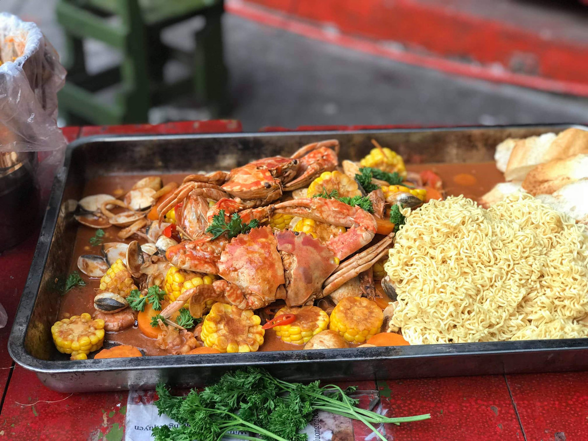 Vị chua cay với hương thông nồng nức mũi dù ở khoảng cách xa cũng có thể quyến rũ thực khách đến gần chính là nét đặc trưng của các món ăn có xuất xứ từ Thái Lan.