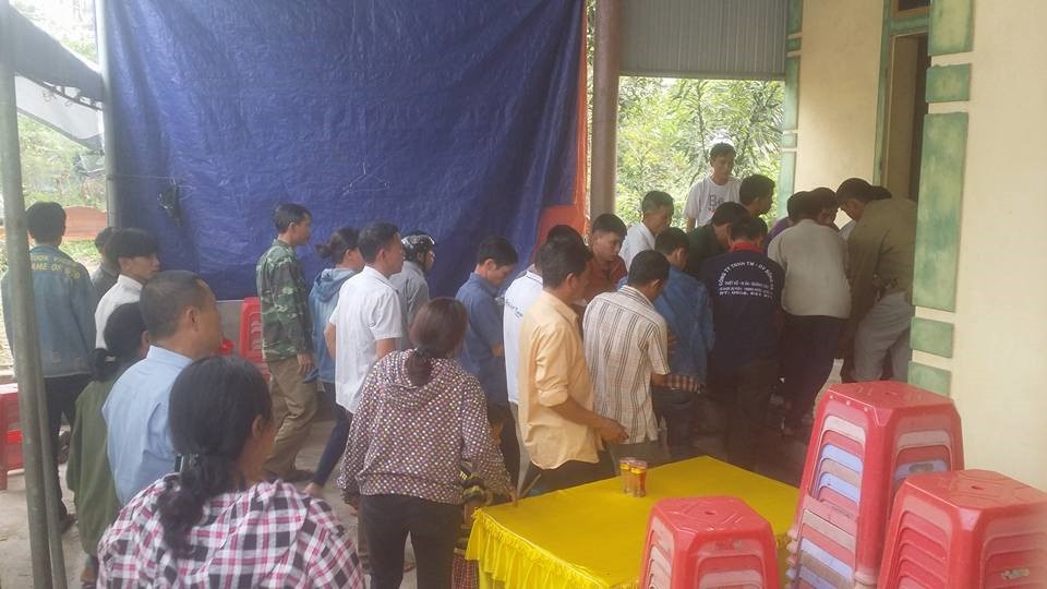 Mot lao dong roi tu tang 13 chung cu Winhouse xuong dat-Hinh-2