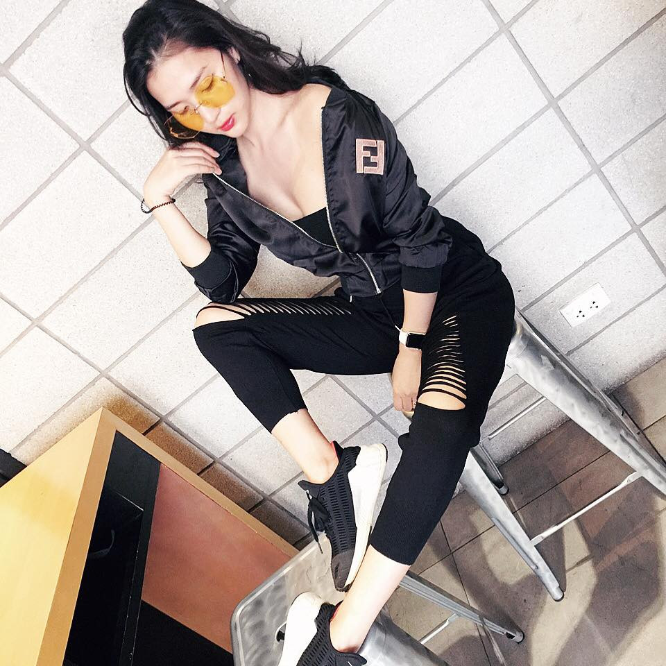 Nhờ tất cả những điều trên mà đến nay, Nguyễn Trang có được một thân hình "đốt mắt" phái mạnh và sức khỏe, độ dẻo dai đáng nể. Kết hợp với lợi thế chiều cao 1m70, Nguyễn Trang luôn tự tin khi tạo mẫu chụp ảnh và khiến nhiều bà mẹ khác phải trầm trồ, ghen tị.