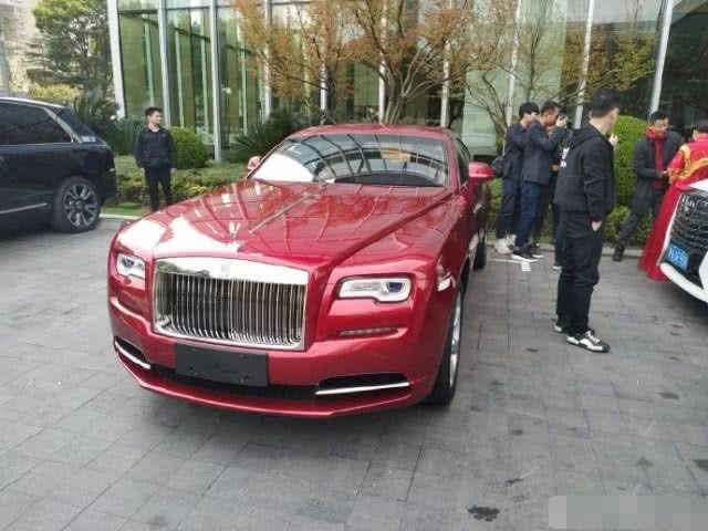 Thieu gia Trung Quoc gay soc voi qua mung dam cuoi ban la Roll Royce-Hinh-3