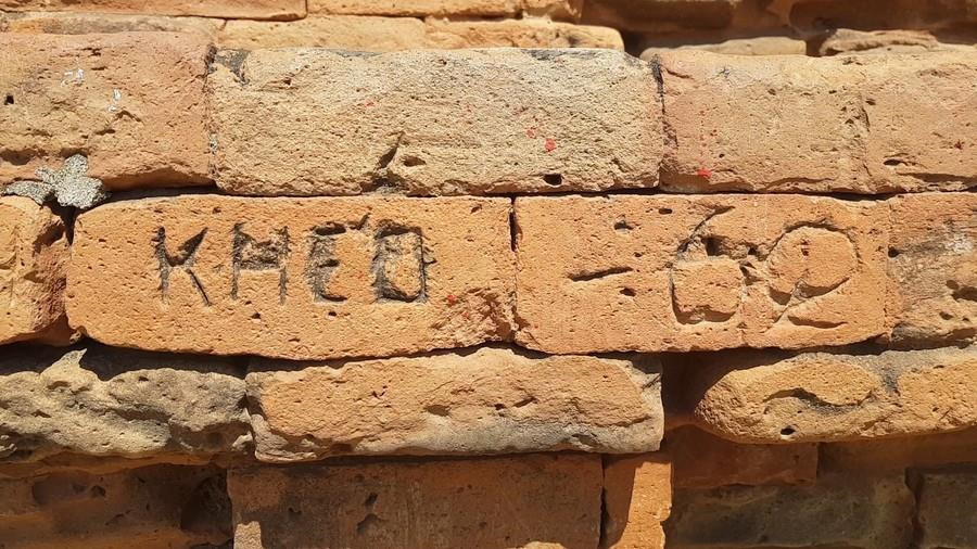 Tháp Pô Klong Garai (Ninh Thuận): Ninh Thuận nổi tiếng với những ngôi tháp Chăm độc đáo, cổ xưa, là địa điểm lên hình ấn tượng. Trong đó, tháp Pô Klong Garai hơn 800 tuổi là chốn check-in ưa chuộng được nhiều bạn trẻ ghé thăm. Ảnh: Hannavollan.