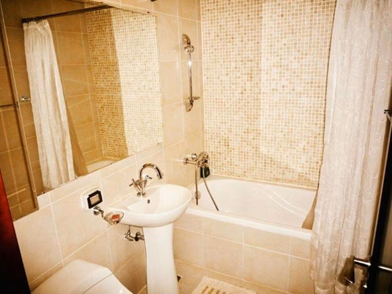 Phòng tắm của diễn viên phim “Dòng máu anh hùng” lại hiện đại như khách sạn 5 sao.