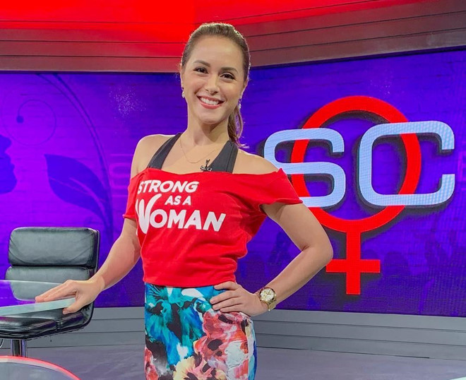 Bên cạnh bóng đá, người đẹp Philippines còn có thể chơi nhiều môn thể thao khác nhau như golf, tennis, bóng rổ, bóng chuyền, lướt ván, trượt tuyết, khúc côn cầu, lặn biển, nhảy dù...