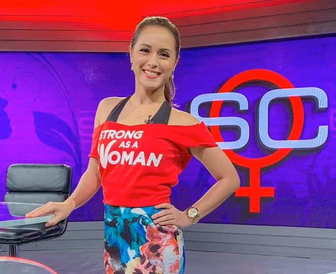 Bên cạnh bóng đá, người đẹp Philippines còn có thể chơi nhiều môn thể thao khác nhau như golf, tennis, bóng rổ, bóng chuyền, lướt ván, trượt tuyết, khúc côn cầu, lặn biển, nhảy dù...