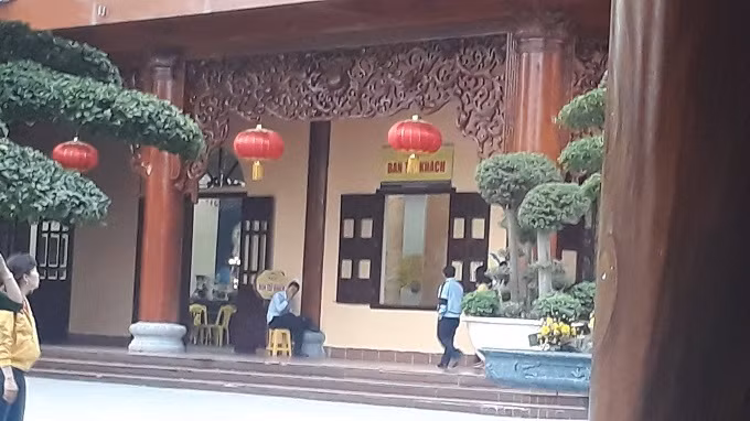 Chua Ba Vang dot ngot ngung “goi vong, cung oan gia trai chu“-Hinh-3