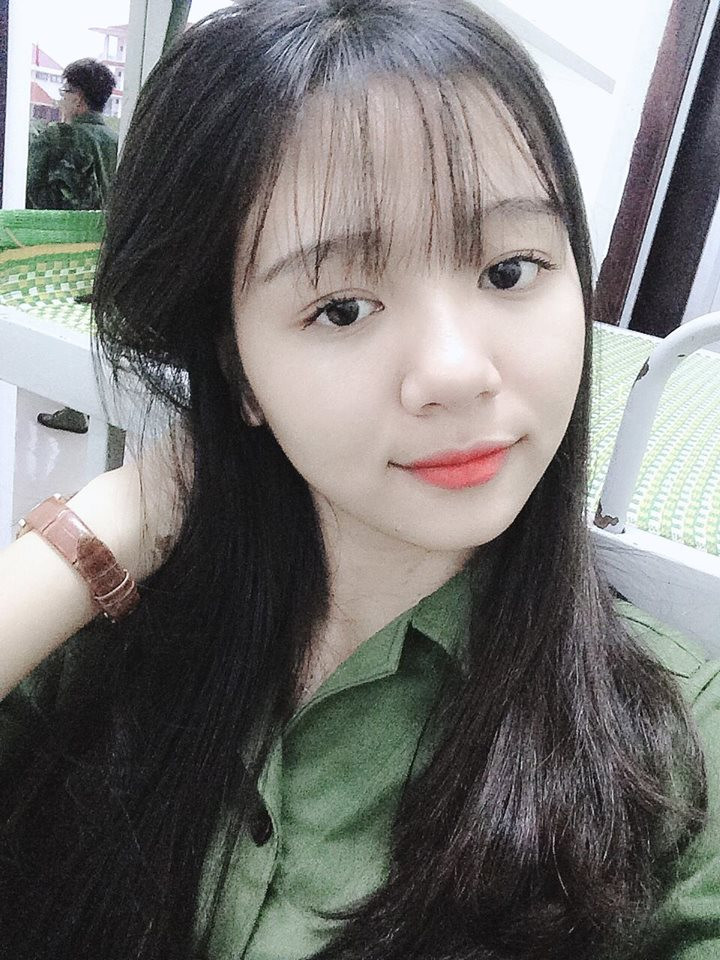 Sau khi các fanpage đăng tải bức ảnh của Linh Chi, trong phần bình luận có rất nhiều lời khen ngợi, trêu chọc rằng: "Y tá xinh thế này thì nhiều người muốn nhập viện lắm nè!".