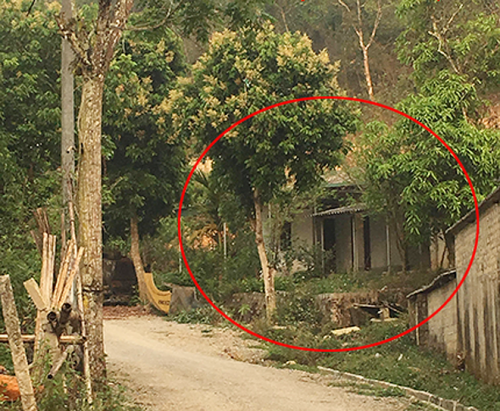 Ngôi nhà được Công mới xây vào cuối 2017, đầu 2018 theo kiểu nhà ống, lợp tôn, diện tích sử dụng khoảng trên 100m2, chia 3 phòng (khách, ngủ và bếp - khu vệ sinh)...Ảnh: TTXVN