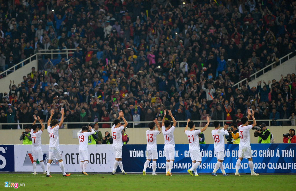 Trong suốt 90 phút, U23 Việt Nam kiểm soát thế trận, cầm bóng nhiều hơn nhưng không tạo ra được miếng đánh hiệu quả. Trong khi đó, U23 Indonesia chơi phòng ngự chủ động, tập trung ở giữa sân và không ngại vào bóng quyết liệt.