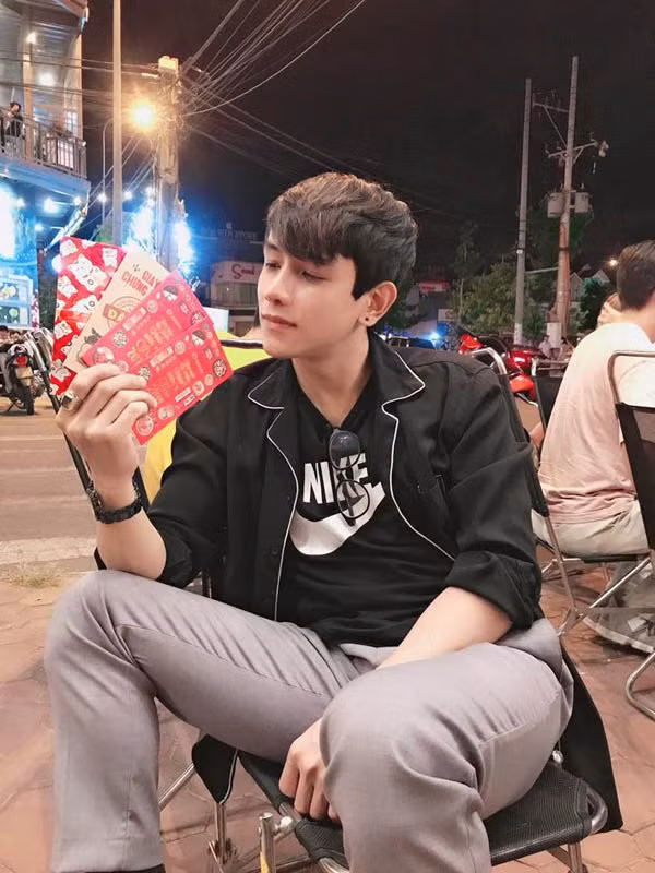 9x gay an tuong boi ngoai hinh chuan 'soai ca', so huu dan xe moto 'khung'-Hinh-7