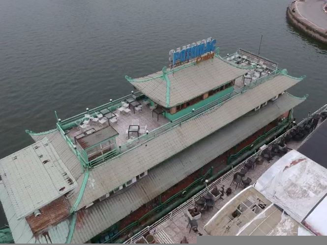 Khi chuyển về địa điểm mới, nhiều tàu thuyền vẫn đang có giấy phép đăng ký kinh doanh, còn hạn đăng kiểm.