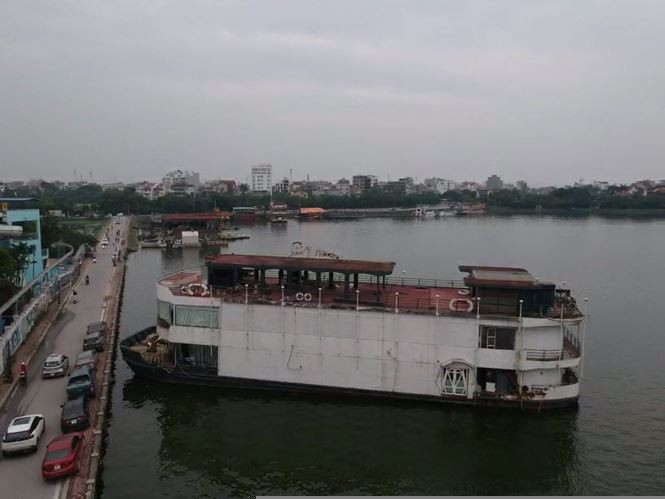 Từ giữa năm 2017, nhiều doanh nghiệp đã có đơn kiến nghị, mong được biết hướng đi của thành phố về việc xây dựng du thuyền tiêu chuẩn 5 sao. Nhưng đến nay vẫn chưa có hồi âm.