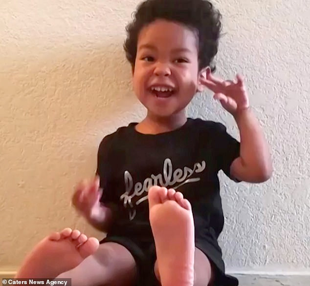 Sung sot be 3 tuoi da la than dong, giai toan sieu nhanh-Hinh-4