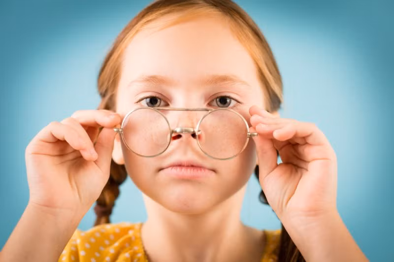 Be gai 2,5 tuoi can 900 do, lo nguyen nhan ai cung so