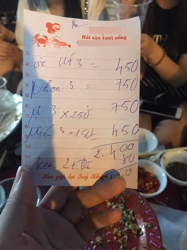 Nhom ban an oc via he bi chat chem gan 2,5 trieu dong-Hinh-4