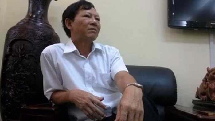 Nguyen Chu tich Hoi dong quan tri Cong ty Nha Ha Noi ra hau toa