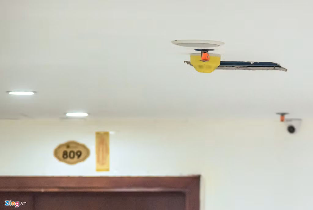 Tầng 5 đến 22 dành cho căn hộ của cư dân. Điều kỳ lạ là các vòi phun nước cảm ứng nhiệt lắp đặt nhưng không tháo chốt, các hộp cứu hoả ở tầng căn hộ thường chỉ có 1 đến 3 bình cứu hoả nhỏ.