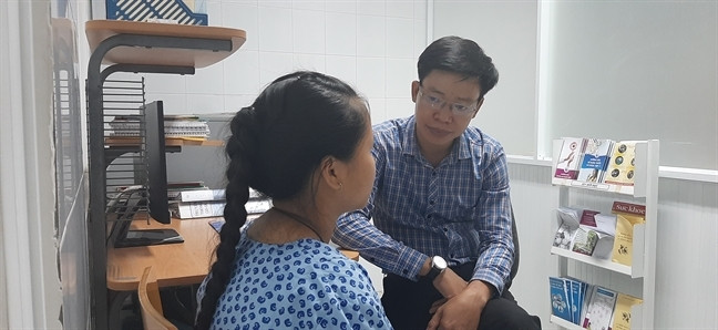 Gia canh dang thuong cua be gai nghi bi cau ruot hiep dam toi co bau 21 tuan