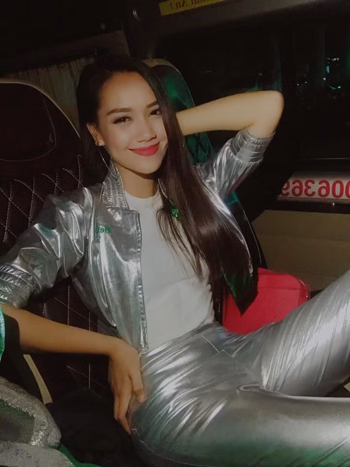 Năm 2016, Thùy Dương đã giành được ngôi vị Á khôi 1 của cuộc thi Hoa khôi miền Trung. Đến năm 2017, cô nàng cũng đại diện Việt Nam dự Hoa khôi các trường ĐH thế giới 2017.