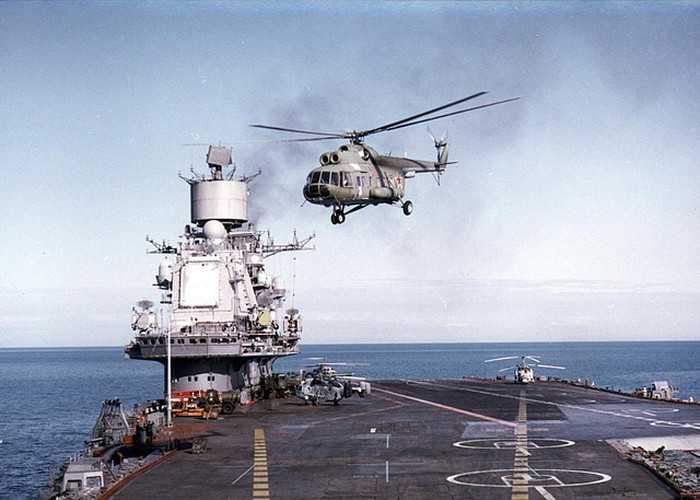 Hiện tại Nga đang hiện đại hóa chiếc Đô đốc Kuznetsov và có khả năng cao là những tên lửa chống hạm - thậm chí còn mạnh hơn tên lửa P-700 Granit sẽ xuất hiện dưới boong tàu một lần nữa.