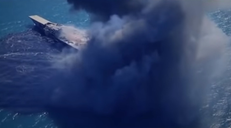 "Những gì cho thấy trong cuộc tập trận hôm nay là cuộc tấn công từ lực lượng hải quân và không quân", Đại tướng Hossein Salami, tư lệnh Vệ binh Cách mạng Hồi giáo Iran cho biết.