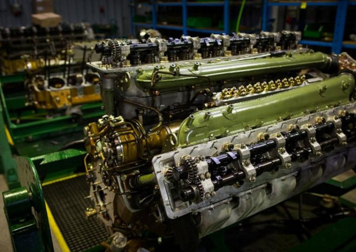 PL-01 được trang bị động cơ diesel công suất 940 mã lực, tốc độ tối đa khoảng 70 km/h, dự trữ hành trình 500 km.