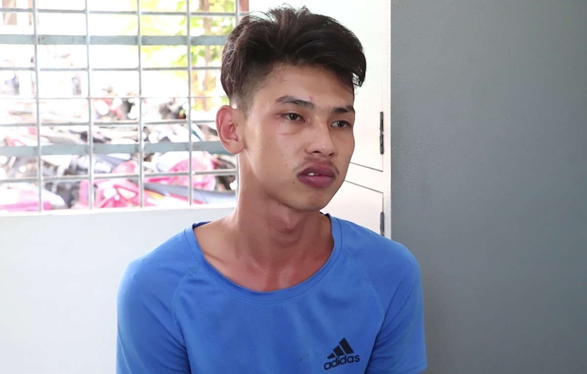 Nam thanh niên chém đứt lìa bàn tay đối phương ở miền Tây Nam thanh nien chem dut lia ban tay doi phuong o mien Tay